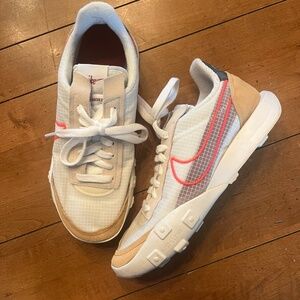 Women's Nike Waffle Racer 2X (Size 8.5) White and Bright Crimson